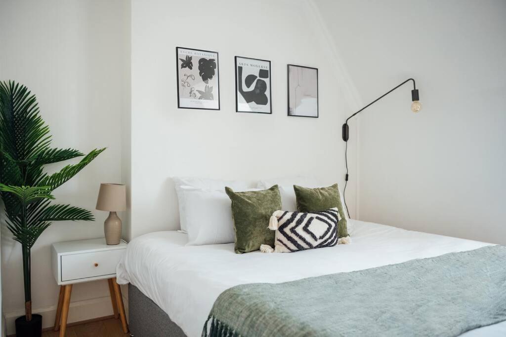Charming 2 Bedroom Flat In The Heart Of Kings Cross, London Exterior foto